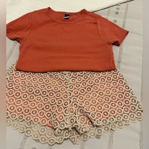 Gianna Bini women’s dark salmon color w/beige crochet lace.Mid rise shorts.